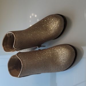 NWOT Cat & Jack Sparkle Booties